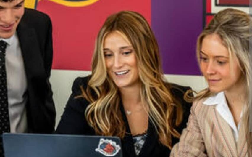 The Truth About Side Hustles for Students: What Works and What Doesn’t